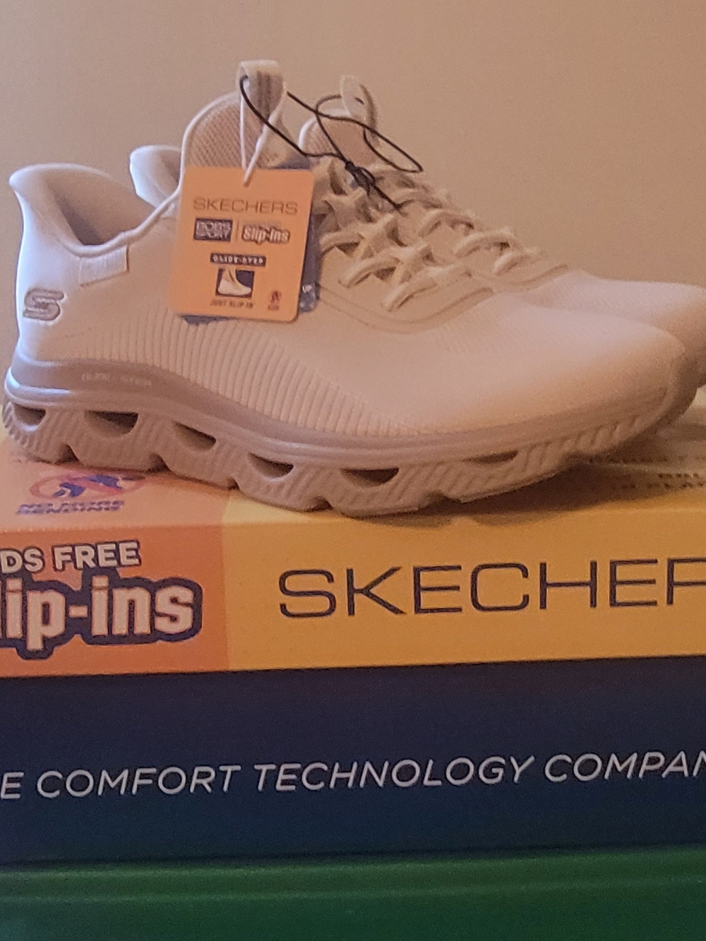 Skechers Bobs Sport Slip-ins sz9 Natural